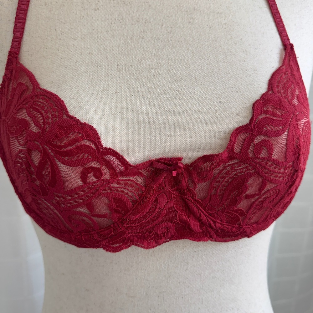 Victoria's Secret Vintage Red Floral Lace Unlined Underwire Bra 36B 711 USA Made